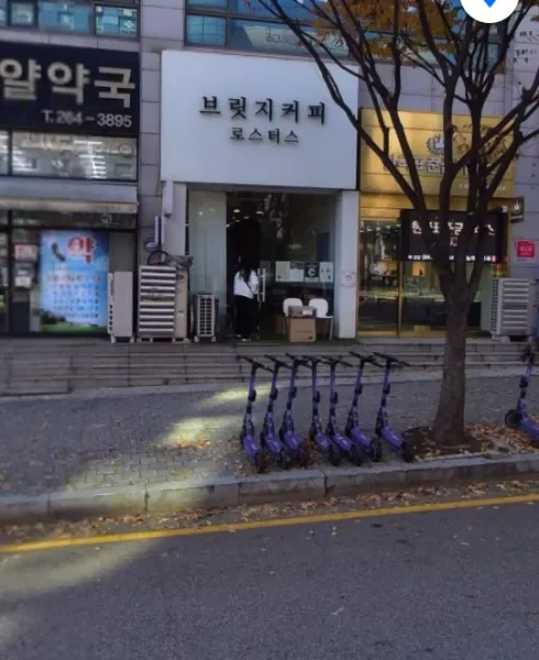 용인 수지로얄스포츠센터 1층 카페자리 상가 내놓습니다.